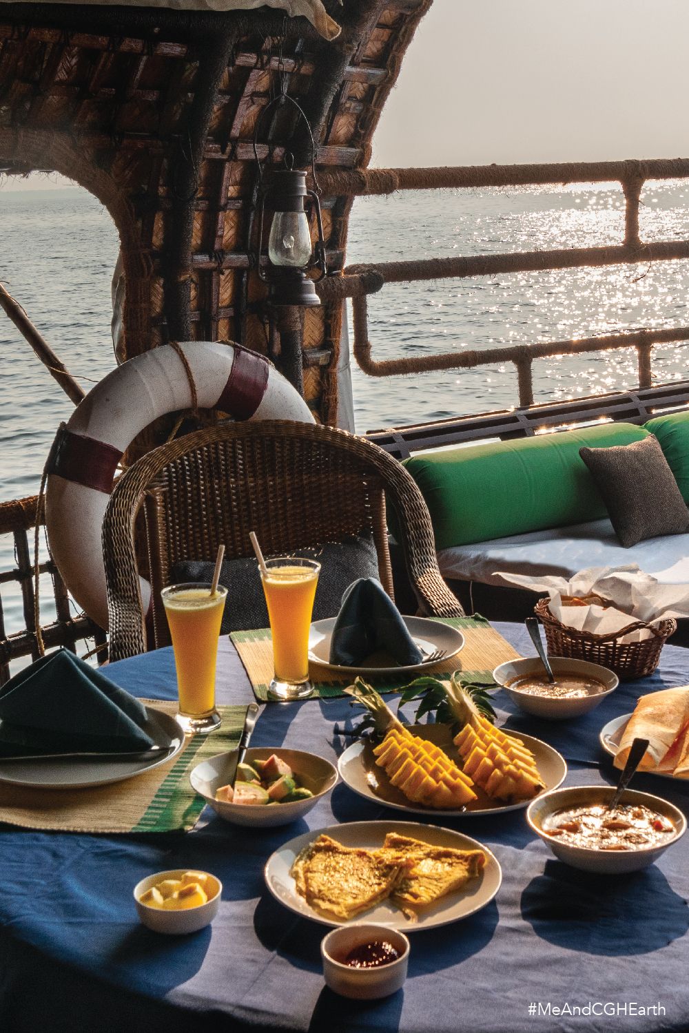 Kerala Honeymoon -When Romance Meets Nature Kochi-Munnar-Thekkady-Alappuzha-Varkala-