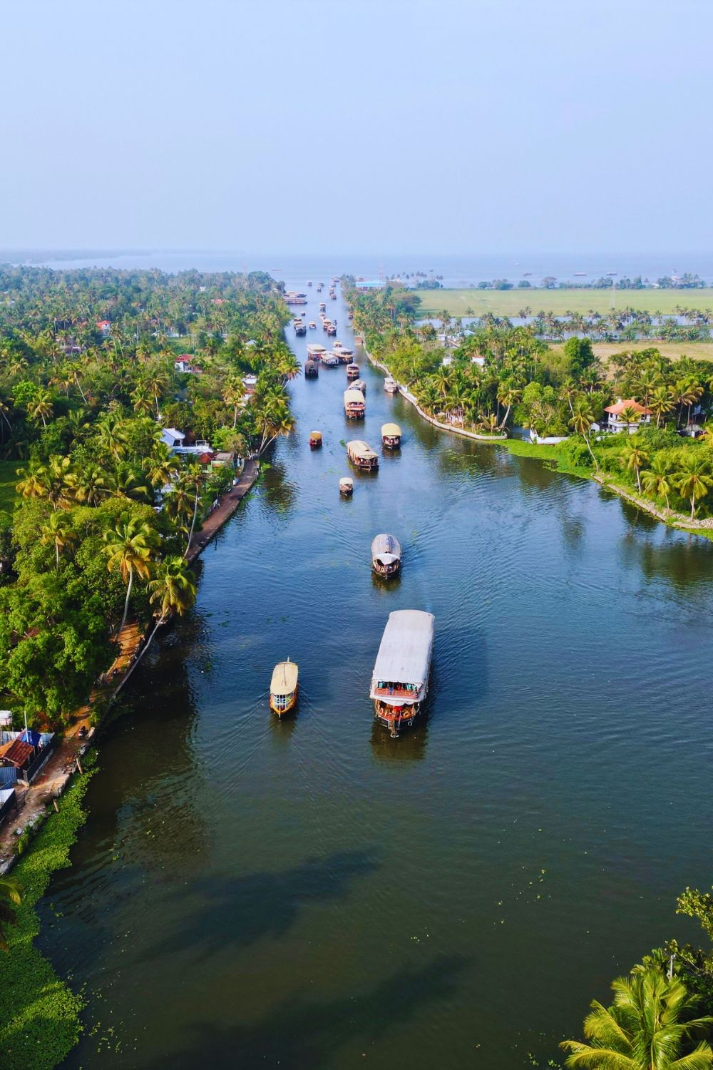 Kerala Honeymoon -When Romance Meets Nature Kochi-Munnar-Thekkady-Alappuzha-Varkala-