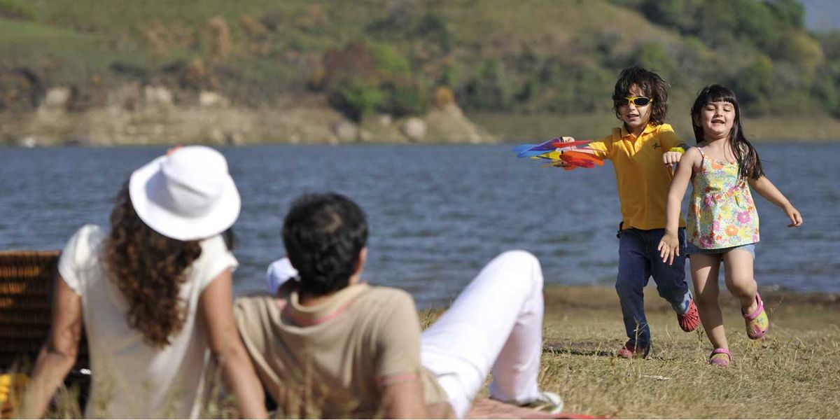 Family Mist & Waves Get away Kerala | Munnar | Thekkady | Alappuzha | Kochi |